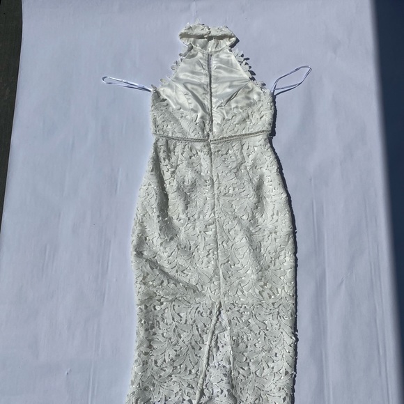 Lulu’s White Lace Backless Dress- Small - Picture 4 of 7